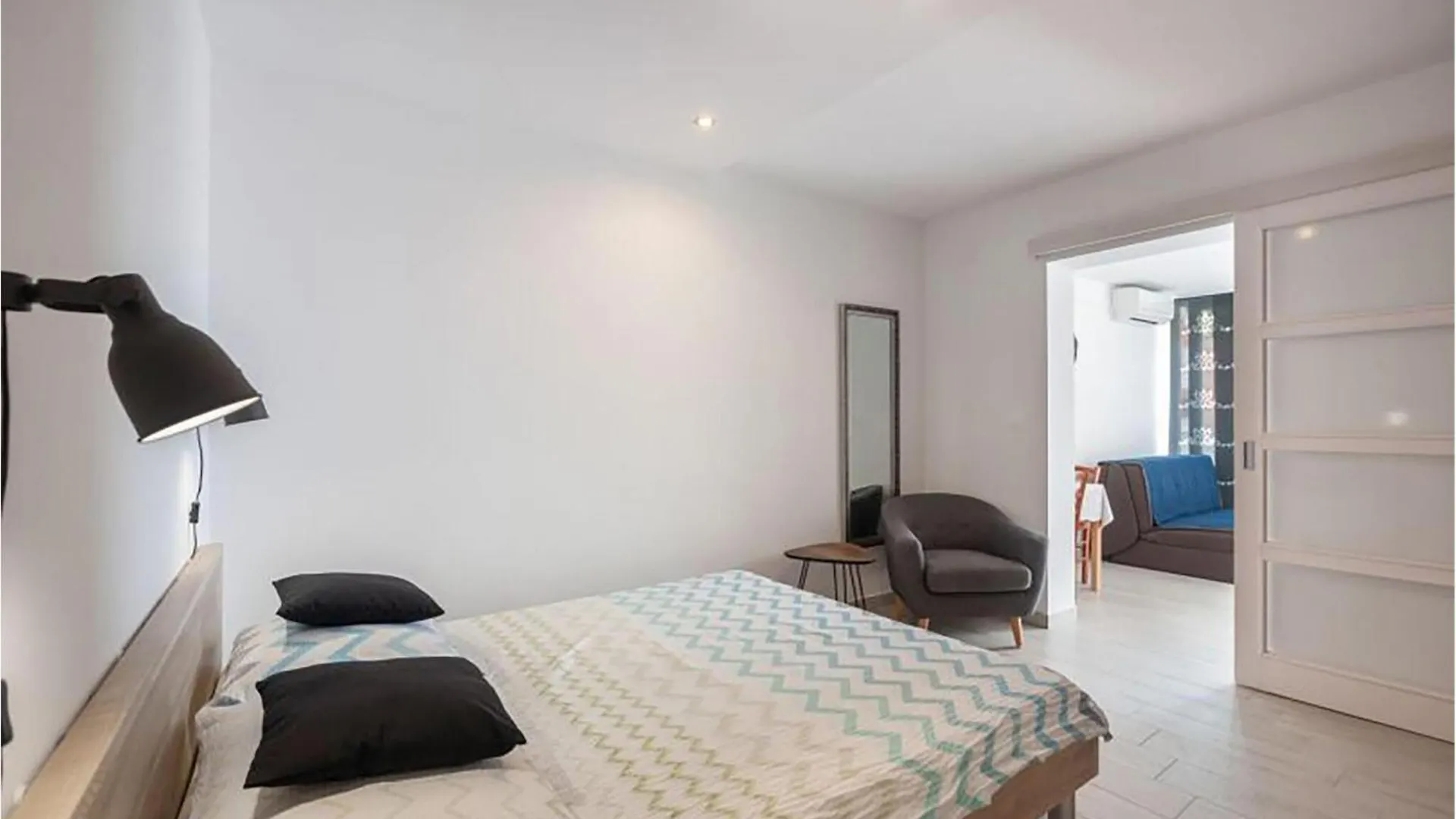 Awesome Apartment In Povljana With Kitchen